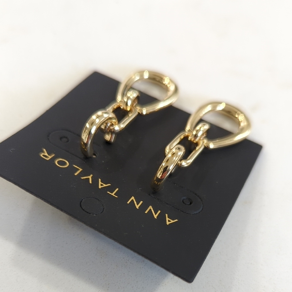 Ann Taylor Shiny Gold Linked Drop Earrings - Picture 3 of 6
